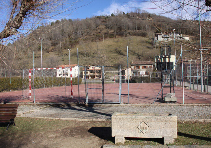 Llanars - Pista Poliesportiva i Àrea de Jocs infantil