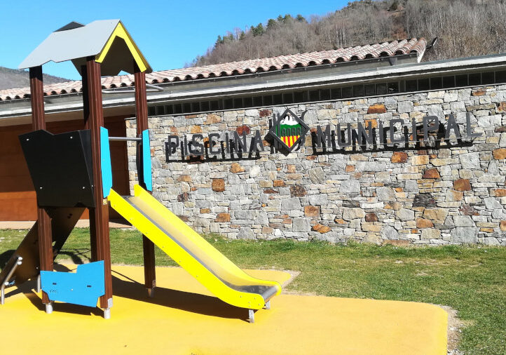 Llanars - Pista Poliesportiva i Àrea de Jocs infantil